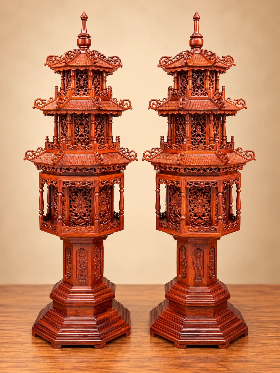 Cặp Đèn Thờ Gỗ Dáng Tháp